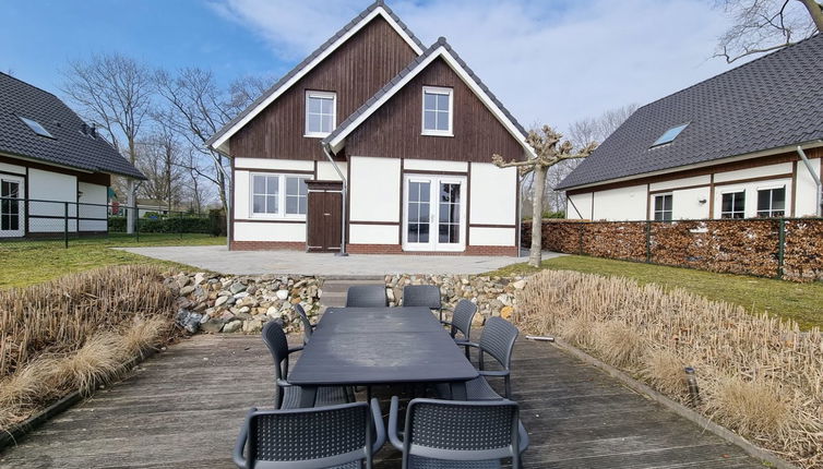 Photo 1 - Maison de 4 chambres à Susteren avec piscine et terrasse