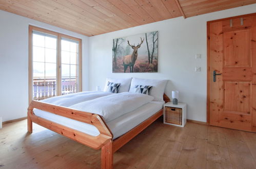 Foto 14 - Appartamento con 4 camere da letto a Lantsch/Lenz con giardino