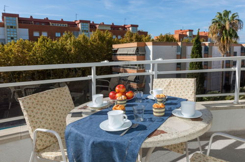 Foto 12 - Appartamento con 3 camere da letto a Salou con piscina e vista mare