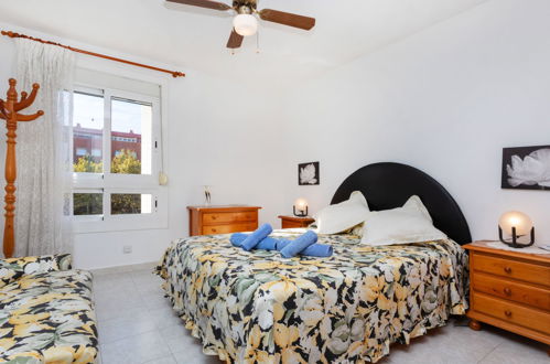 Foto 9 - Appartamento con 3 camere da letto a Salou con piscina e vista mare
