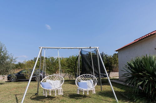 Photo 38 - Maison de 3 chambres à Poličnik avec piscine privée et jardin