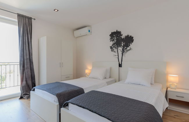 Casa de 4 quartos em Poličnik com piscina privada e jardim - Foto 25