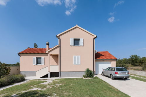 Photo 43 - Maison de 3 chambres à Poličnik avec piscine privée et jardin