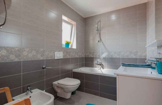 Casa de 4 quartos em Poličnik com piscina privada e jardim - Foto 23