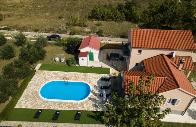 Casa de 4 quartos em Poličnik com piscina privada e jardim - Foto 41