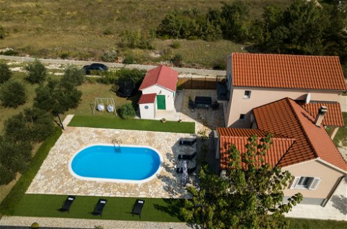 Photo 41 - Maison de 3 chambres à Poličnik avec piscine privée et vues à la mer