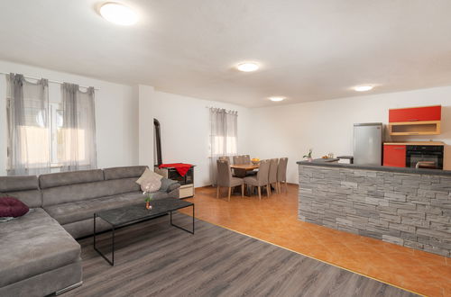 Photo 3 - Maison de 3 chambres à Jasenice avec terrasse
