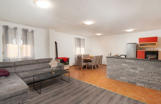 Photo 3 - Maison de 3 chambres à Jasenice avec terrasse