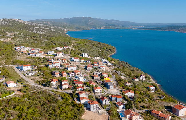 Casa de 4 quartos em Jasenice com terraço - Foto 32
