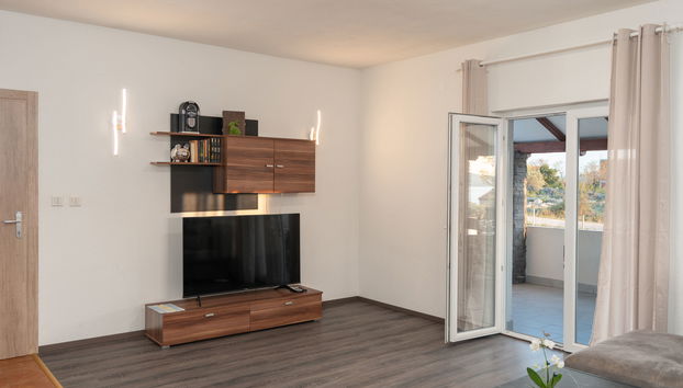 Casa de 4 quartos em Jasenice com terraço - Foto 5
