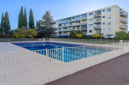 Foto 18 - Appartamento con 2 camere da letto a Nizza con piscina e giardino