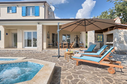 Foto 47 - Haus mit 5 Schlafzimmern in Žminj mit privater pool und blick aufs meer