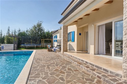 Foto 45 - Casa de 5 quartos em Žminj com piscina privada e vistas do mar