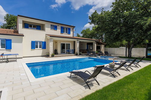 Photo 7 - Maison de 5 chambres à Žminj avec piscine privée et jardin