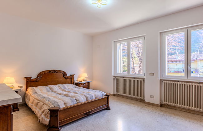 2 bedroom Apartment in Dervio with garden - Photo 16
