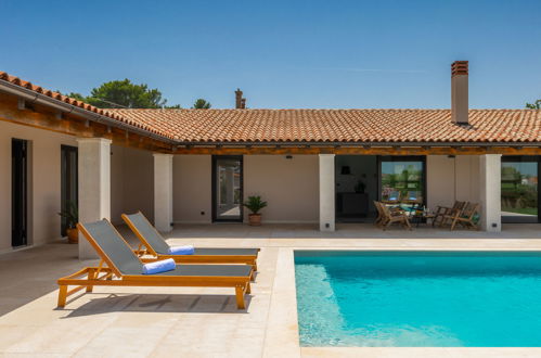 Photo 15 - Maison de 3 chambres à Pula avec piscine privée et jardin