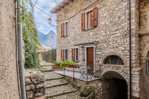 Photo 1 - Maison de 3 chambres à Valsolda avec terrasse et vues sur la montagne