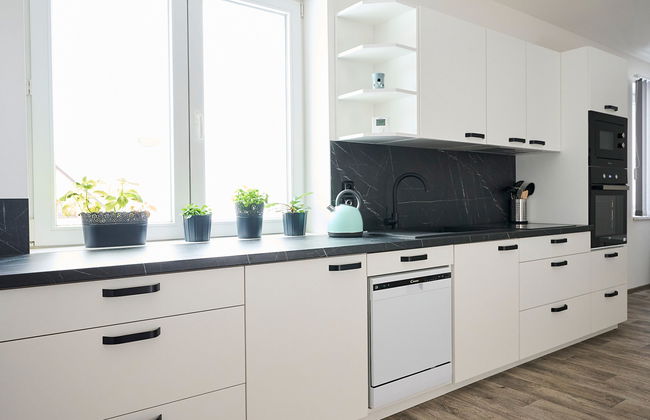 Apartamento de 4 quartos em Desná com piscina e jardim - Foto 3