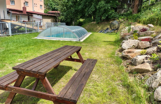 Apartamento de 2 quartos em Desná com piscina e jardim - Foto 38