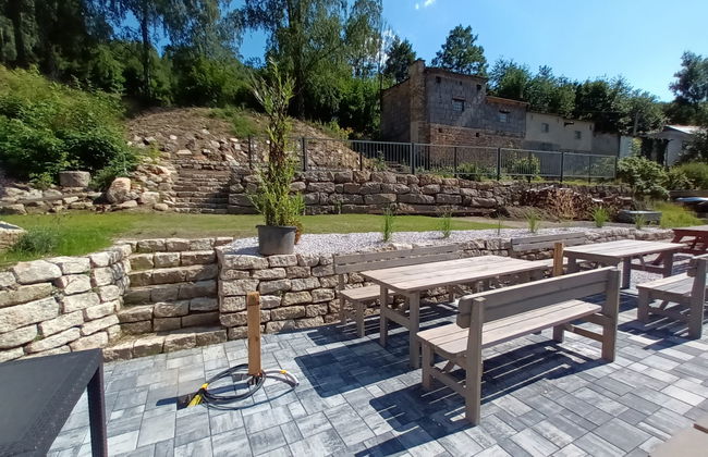 Apartamento de 4 quartos em Desná com piscina e jardim - Foto 33