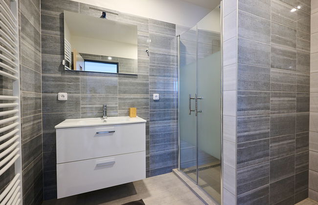 Apartamento de 4 quartos em Desná com piscina e jardim - Foto 22