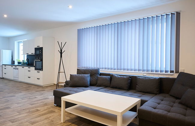 Apartamento de 4 quartos em Desná com piscina e jardim - Foto 9