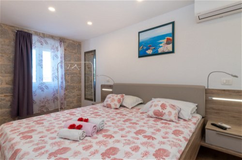Foto 16 - Apartment mit 1 Schlafzimmer in Split mit terrasse und blick aufs meer