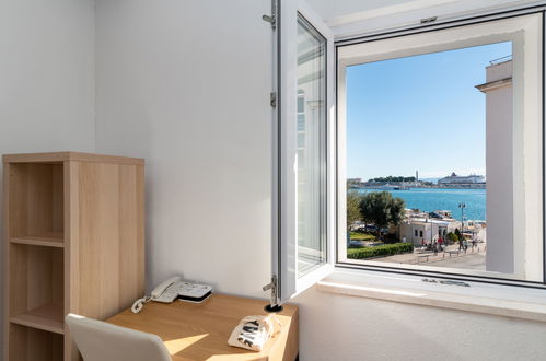 Foto 5 - Apartamento de 1 quarto em Split com terraço e vistas do mar