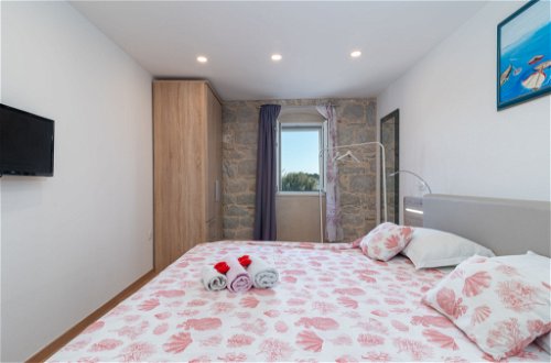 Foto 17 - Apartment mit 1 Schlafzimmer in Split mit terrasse und blick aufs meer