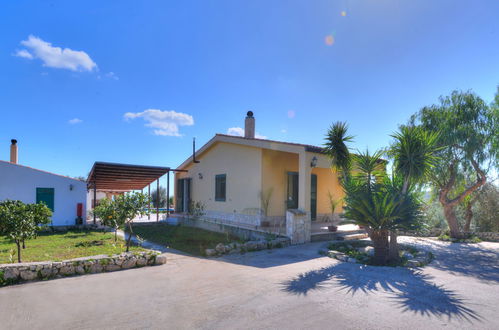 Photo 24 - Maison de 3 chambres à Floridia avec piscine privée et jardin