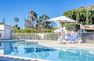 Foto 2 - Casa de 1 habitación en Roquebrune-sur-Argens con piscina y vistas al mar