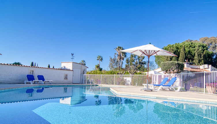 Photo 1 - Maison de 1 chambre à Roquebrune-sur-Argens avec piscine et jardin