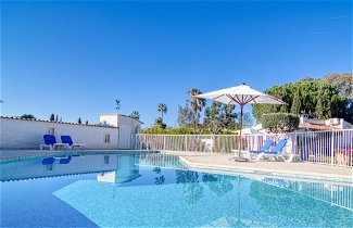 Foto 1 - Casa de 1 habitación en Roquebrune-sur-Argens con piscina y vistas al mar
