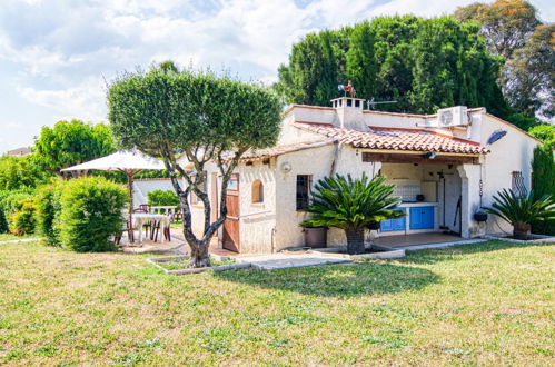 Foto 2 - Haus mit 1 Schlafzimmer in Roquebrune-sur-Argens mit schwimmbad und garten