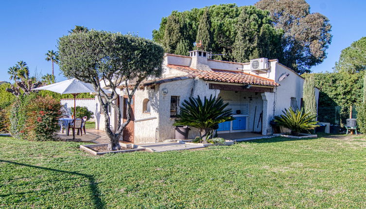 Foto 1 - Casa de 1 habitación en Roquebrune-sur-Argens con piscina y vistas al mar