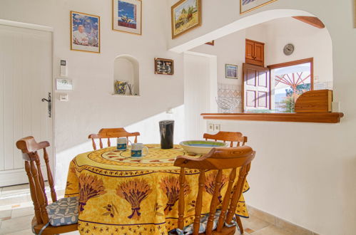 Photo 4 - Maison de 1 chambre à Roquebrune-sur-Argens avec piscine et vues à la mer