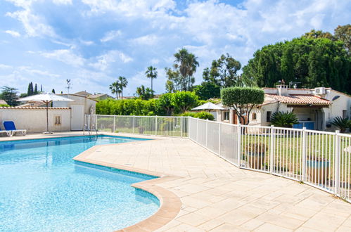 Foto 25 - Haus mit 1 Schlafzimmer in Roquebrune-sur-Argens mit schwimmbad und garten