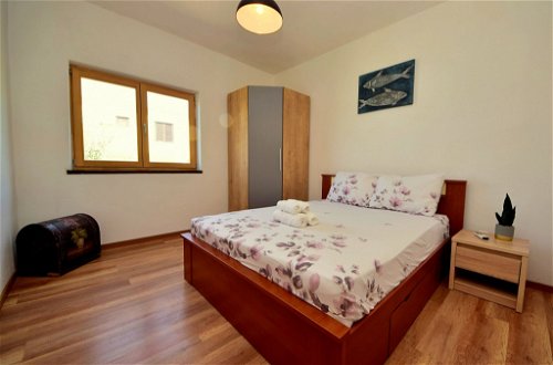 Foto 13 - Appartamento con 2 camere da letto a Rogoznica con terrazza