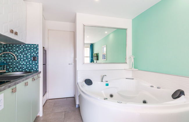 Apartment mit 1 Schlafzimmer in Saint-Raphaël mit schwimmbad und garten - Foto 4