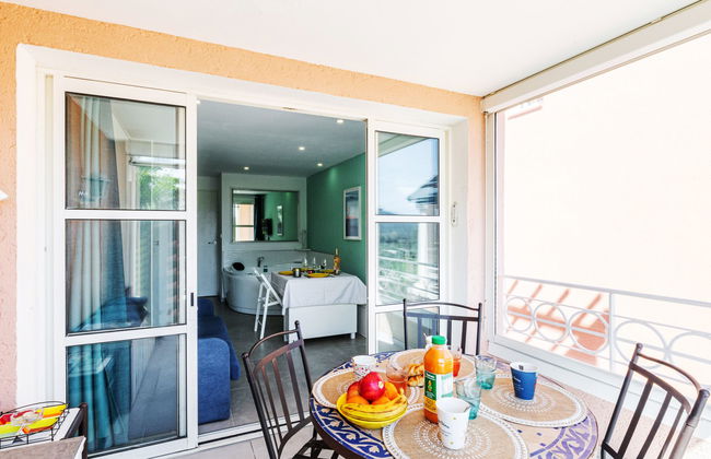 Apartment mit 1 Schlafzimmer in Saint-Raphaël mit schwimmbad und garten - Foto 1