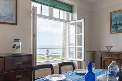 Foto 2 - Appartamento con 3 camere da letto a Saint-Malo con vista mare