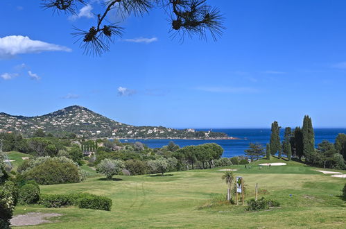 Foto 47 - Appartamento con 1 camera da letto a Saint-Raphaël con piscina e vista mare