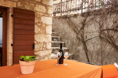 Photo 21 - Maison de 1 chambre à Caprino Veronese avec terrasse et vues sur la montagne