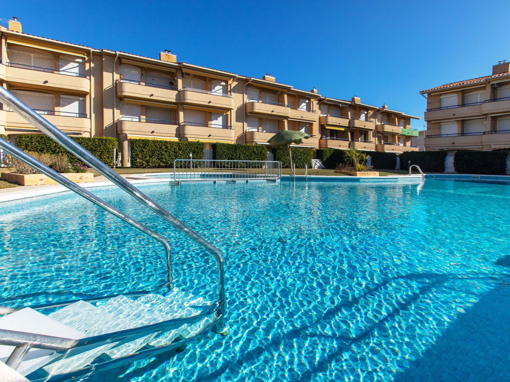 Foto 1 - Apartamento de 1 habitación en Torroella de Montgrí con piscina y vistas al mar