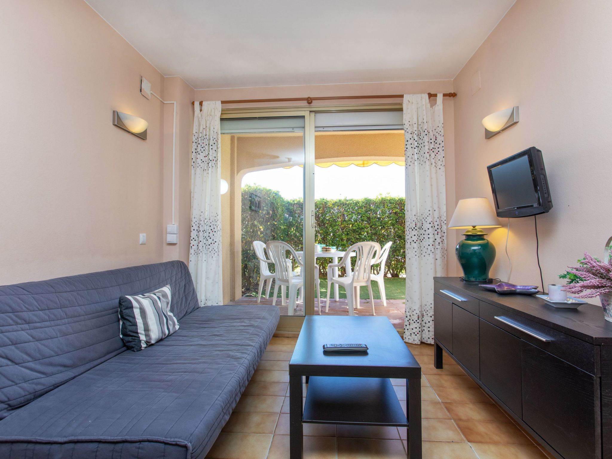 Photo 10 - 1 bedroom Apartment in Torroella de Montgrí with swimming pool and garden