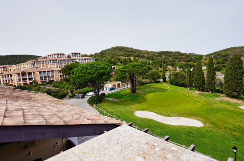 Foto 42 - Appartamento con 2 camere da letto a Saint-Raphaël con piscina e vista mare