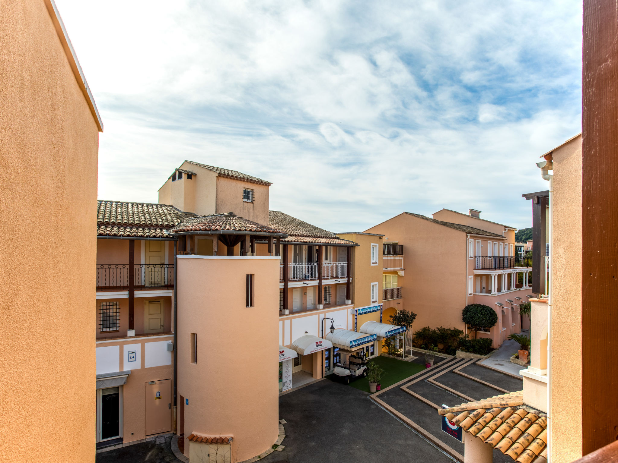 Photo 23 - 1 bedroom Apartment in Saint-Raphaël with swimming pool and sea view