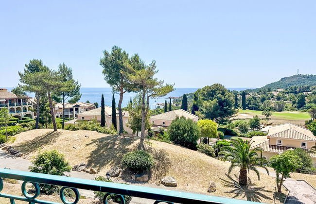 Apartamento de 1 quarto em Saint-Raphaël com piscina e jardim - Foto 5