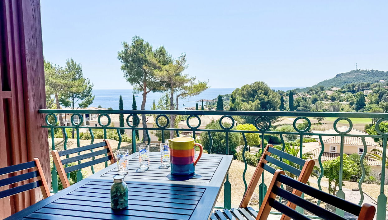 Apartamento de 1 quarto em Saint-Raphaël com piscina e jardim - Foto 1