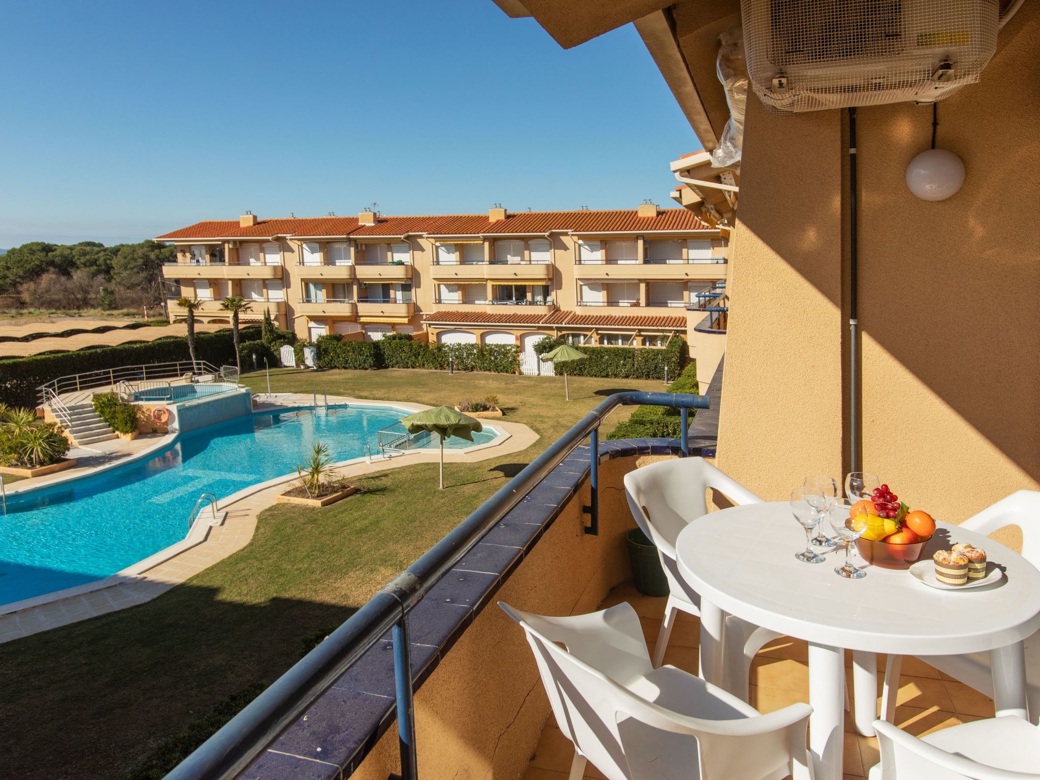 Photo 15 - 1 bedroom Apartment in Torroella de Montgrí with swimming pool and garden